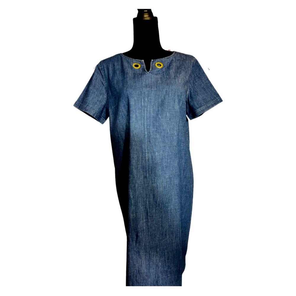 Denim dress- very comfortable. See pictures for details